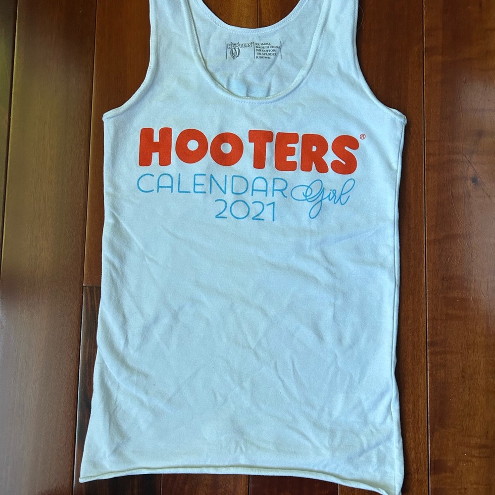 Hooters White Tank Top with Orange and Blue Print